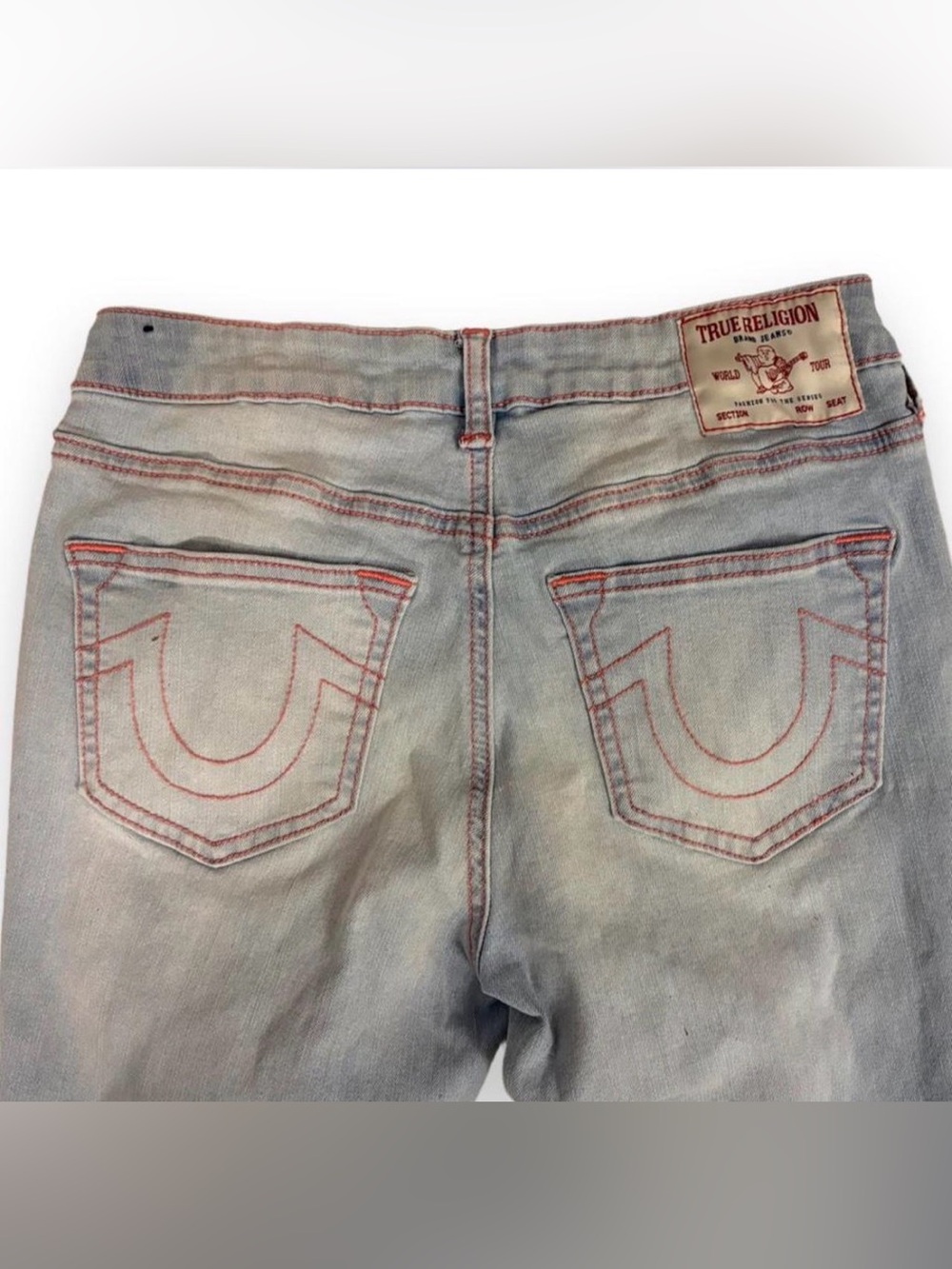 Light Wash Distressed Women’s Skinny Jeans - Picture 3 of 6